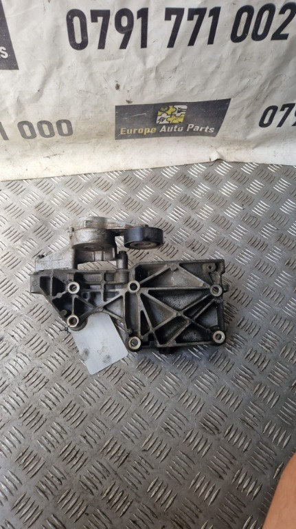 Suport accesorii Skoda Octavia 2 combi an fab. 2006 1.9 TDI cod 038903143AF