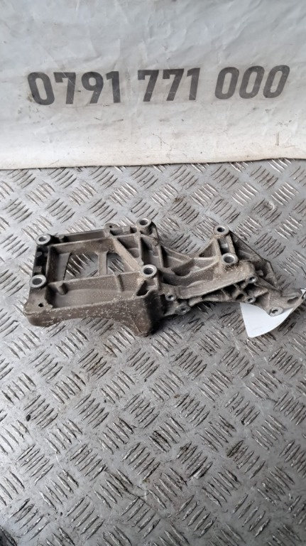 Suport accesorii Skoda Octavia 2 VRS 2.0 TFSI 200Cp cod motor BWA an 2008 cod 06F903143E