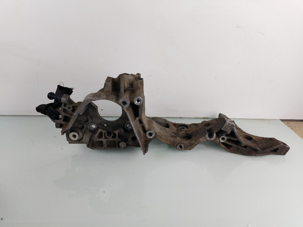 Suport accesorii Skoda Octavia 3 VRS 2.0TDI CUPA 04L903143D