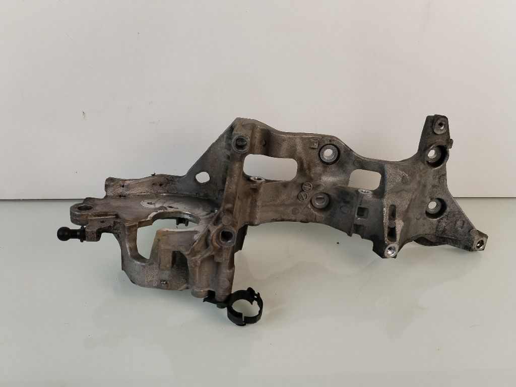 Suport accesorii Skoda Superb 3 1.6 tdi DCXA 04L903143B