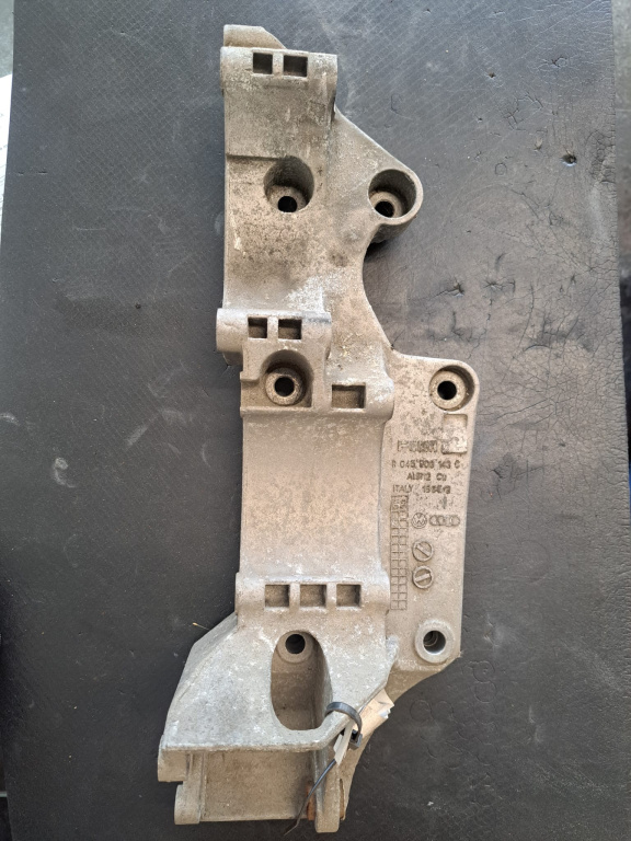 Suport accesorii Volkswagen Bora [1998 - 2005] 1.9 tdi auy ajm axr - COD 045903143c