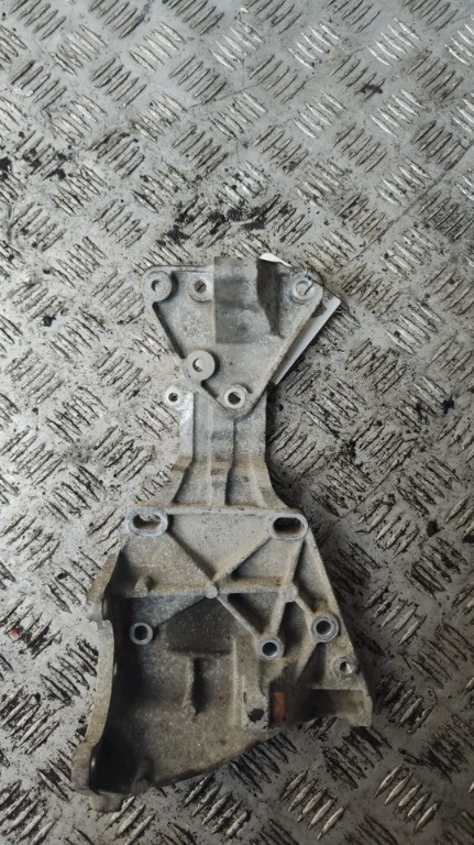 Suport accesorii Volvo XC90 2.4 D cod motor D5244T17 transmisie automata,an 2013 cod 31316673