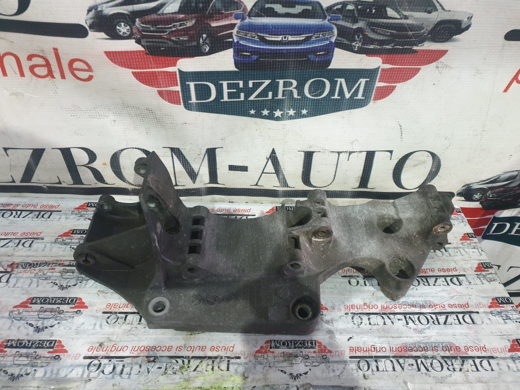 Suport accesorii VW Caddy III 2.0 SDI 70 cai motor BST cod piesa : 045903143F