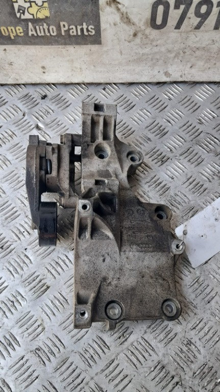 Suport accesorii VW Passat B6 2.0 TDI an 2007 cod 03G903143F