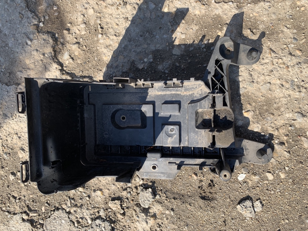 Suport acumulator Skoda Octavia 2 [2004 - 2008] Liftback 5-usi 2.0 TDI MT (140 hp) (1Z3) Cod motor BKD