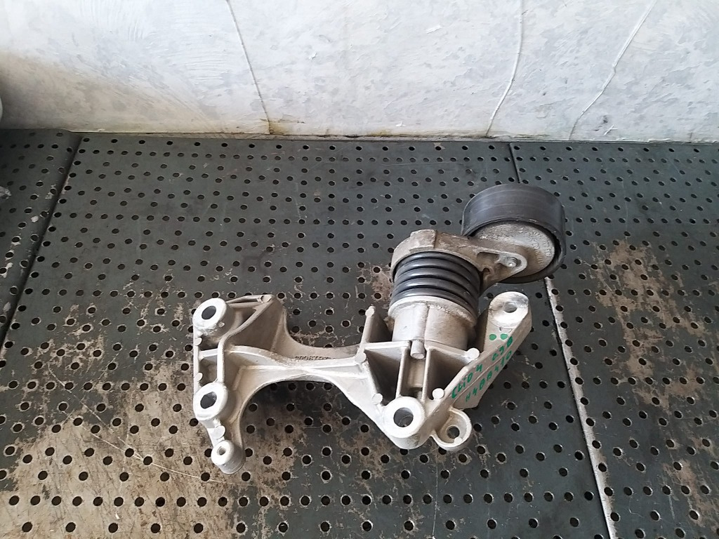 Suport alternator 0.9 b renault clio 4 1