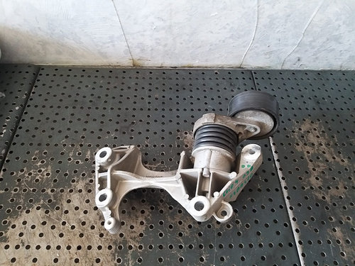 Suport alternator 0.9 b renault clio 4 117101869r