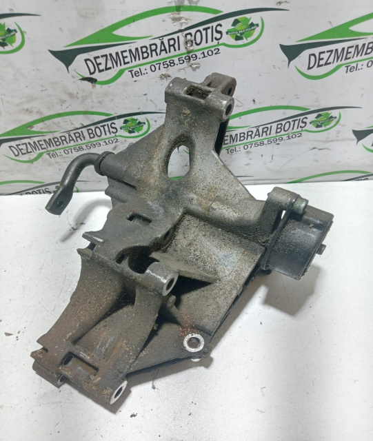 Suport alternator 028 903 143 AB Audi A4 B5 [1994 - 1999] Sedan 1.9 TDI MT (110 hp)