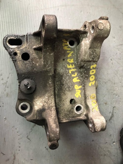 Suport alternator 1.1 b hfx citroen c3 1 c3 2 saxo peugeot 206 dupa 2002 9637349380