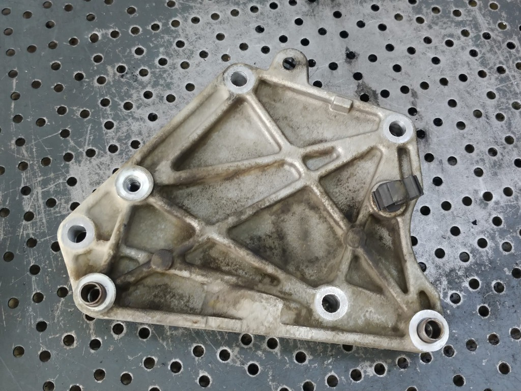 Suport alternator 1.3 d multijet fiat panda grande punto 500 lancia musa ypsilon 55206511