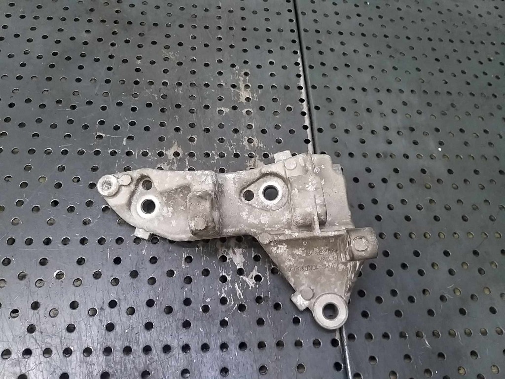 Suport alternator 1.4 tdci ford fiesta 6 av2q10k018aa