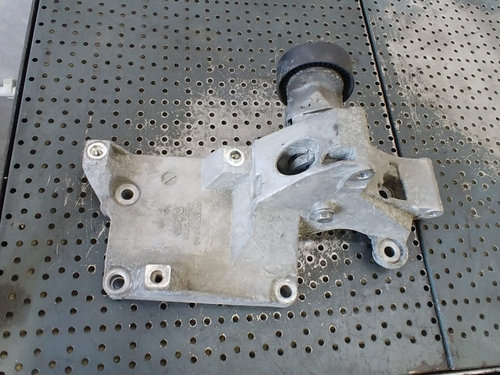 Suport alternator 1.4 tdi bms vw polo 9n seat ibiza cordoba skoda fabia 038903143ag
