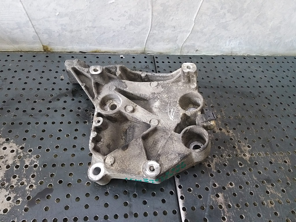 Suport alternator 1.6 mjt fiat bravo 2