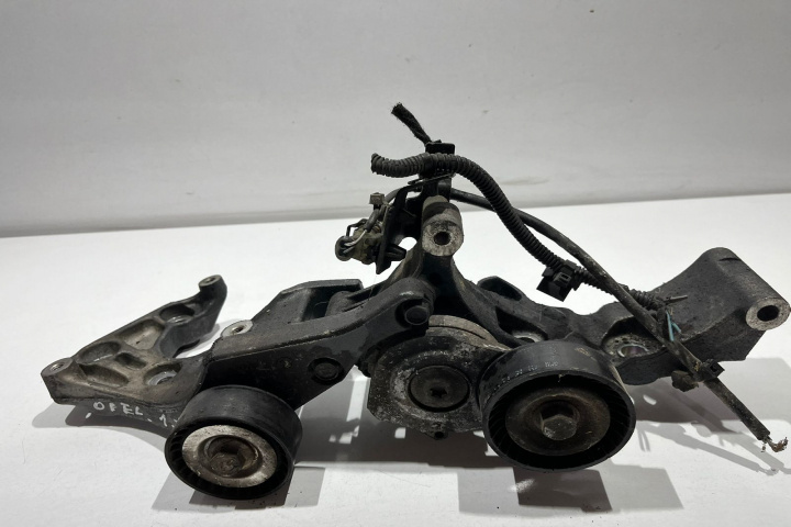Suport alternator 1.7 CDTI 98090590 Opel Astra J [2009 - 2012]