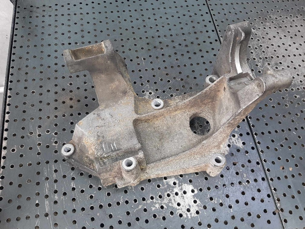 Suport alternator 1.8 tdci ford focus 1 1s4q-10239-ac