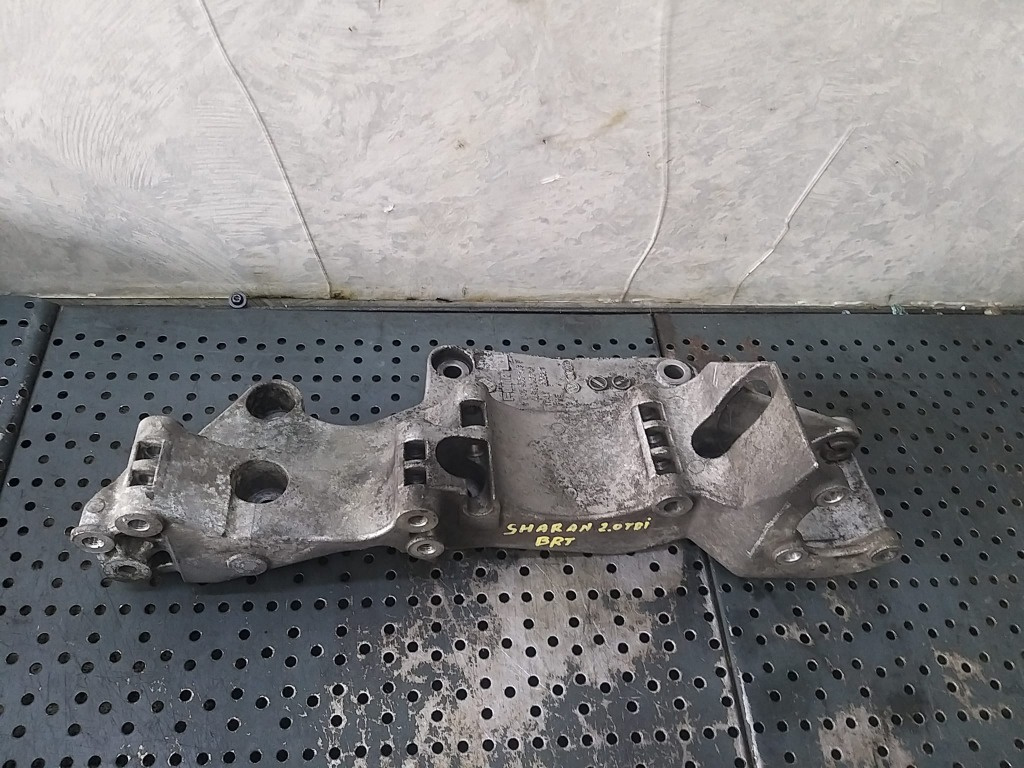 Suport alternator 2.0 tdi vw sharan 045903143f