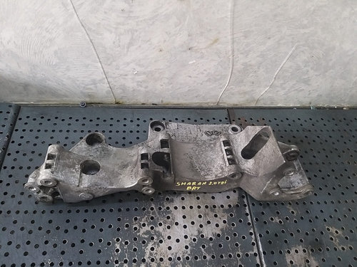 Suport alternator 2.0 tdi vw sharan 045903143f