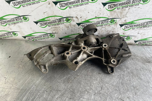 Suport alternator 8200169566 Dacia Logan [2004 - 2008] MCV 1.5 dci MT (84 hp)