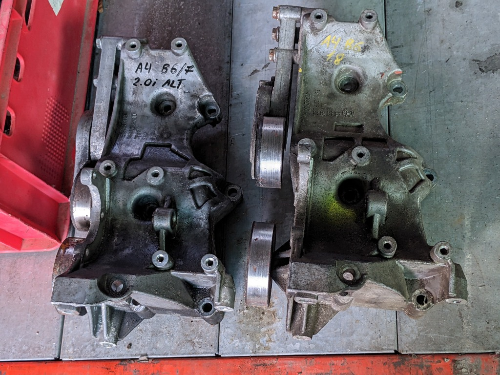 Suport alternator Audi A4 b6 b7 1.8i 2.0i benzina cod motor ALT
