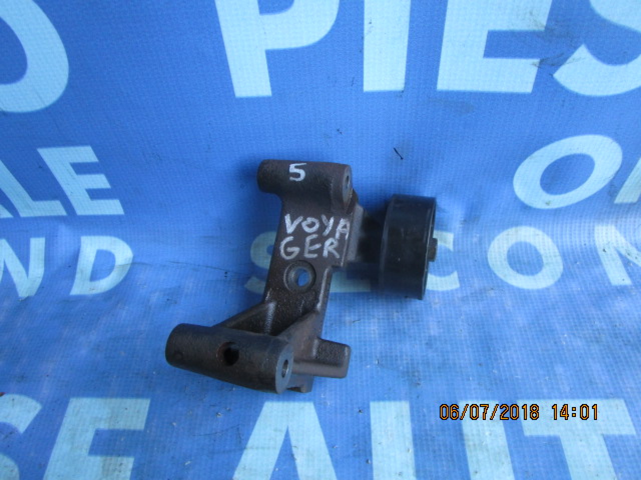 Suport alternator Chrysler Voyager 2.5td ; 90512854F