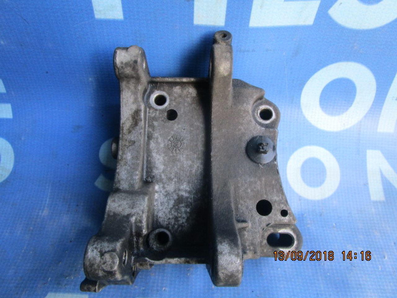 Suport alternator Citroen C3 1.4i ;9637349380
