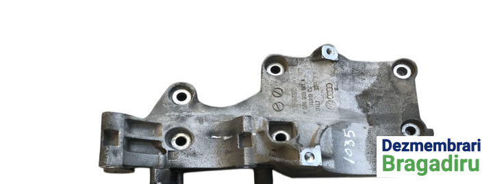 Suport alternator Cod: 03G903143A 03G903143A Volkswagen VW Golf 5 [2003 - 2009] Hatchback 3-usi 1.9 TDI 6DSG (105 hp) Cod motor: BKC, Cod cutie: HLH, Cod culoare: LA6Q
