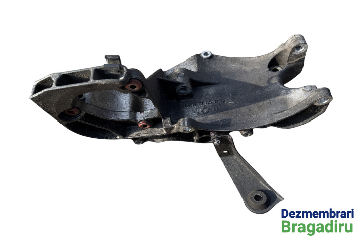 Suport alternator Cod: A1111551135 A1111551135 Mercedes-Benz C-Class W203/S203/CL203 [2000 - 2004] Sedan 4-usi C 180 AT (129 hp) Cod Motor M 111.951