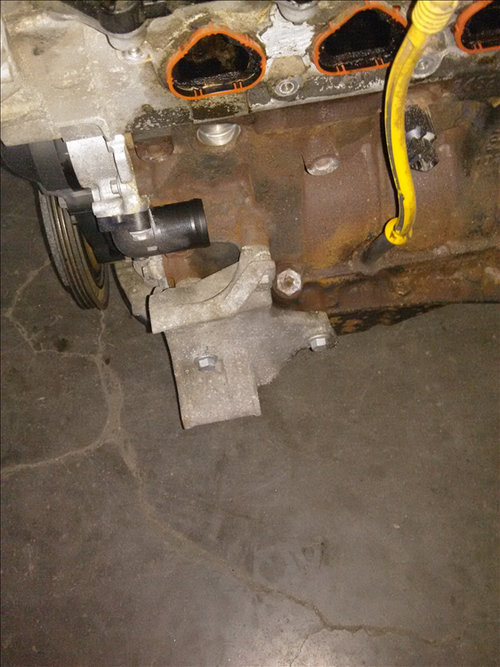 Suport alternator DACIA SANDERO 1.2B an fabr. 1010