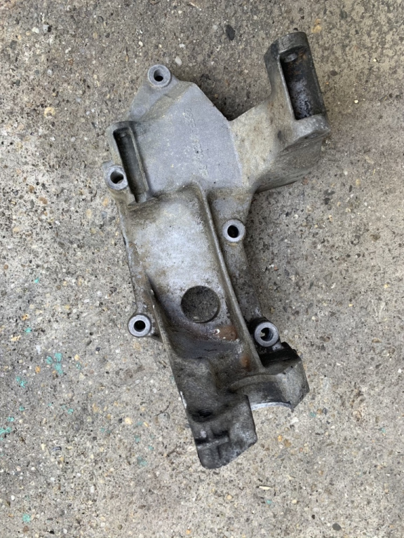 Suport alternator Ford Focus [facelift] [2001 - 2007] wagon 5-usi 1.8 TDDi MT (90 hp) DAW DBW) C9DB