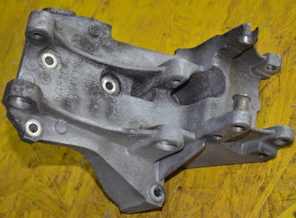 Suport alternator pompa servo Peugeot 607 2.2 HDI 133CAI
