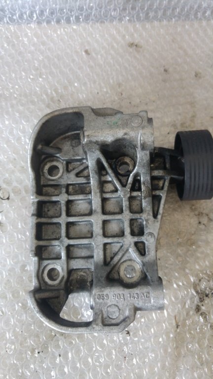 Suport alternator porsche cayenne 92a 3.0 tdi dupa 2010 059903143ac