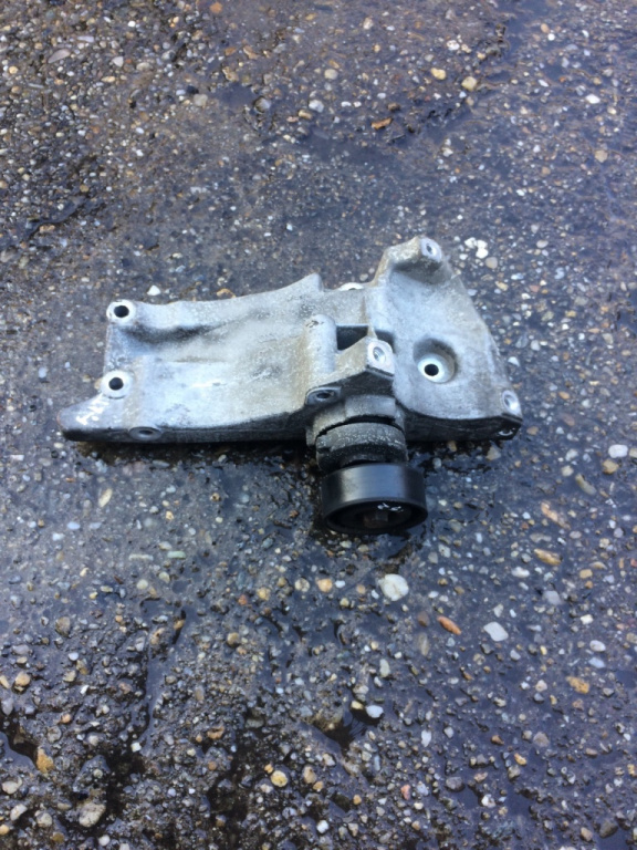 Suport alternator Skoda Fabia 5J [2007 - 2010] Combi wagon 5-usi 1.4 MT (86 hp) II 5J