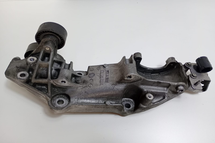 Suport alternator suport accesorii 17103585R Renault Laguna 3 [2007 - 2011]