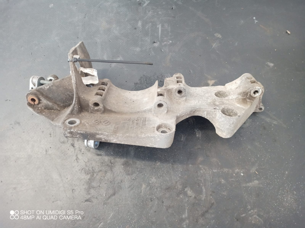 Suport Alternator ,Volkswagen SHARAN 1.9 TDI , 2000-2010 COD - 045903143c