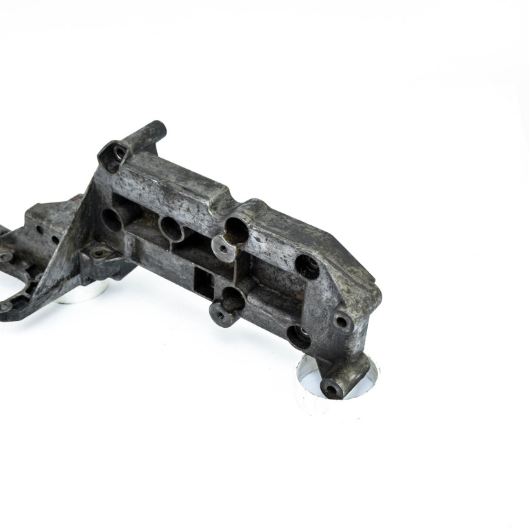 Suport Alternator Volvo XC90 1 2002 - Prezent Motorina 8642196