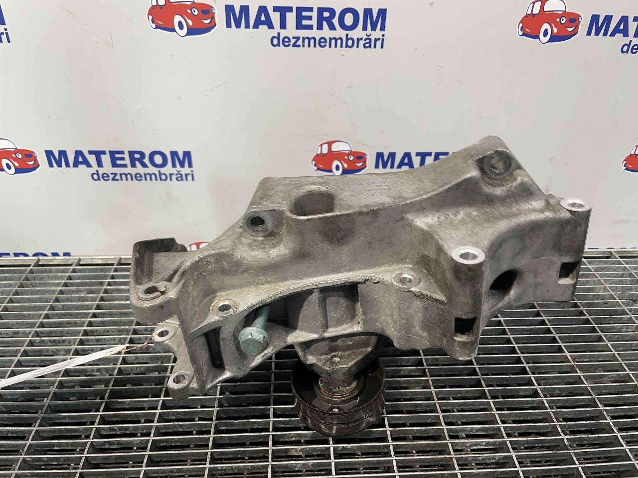 SUPORT ALTERNATOR VW GOLF IV 1.4 INJ 16V