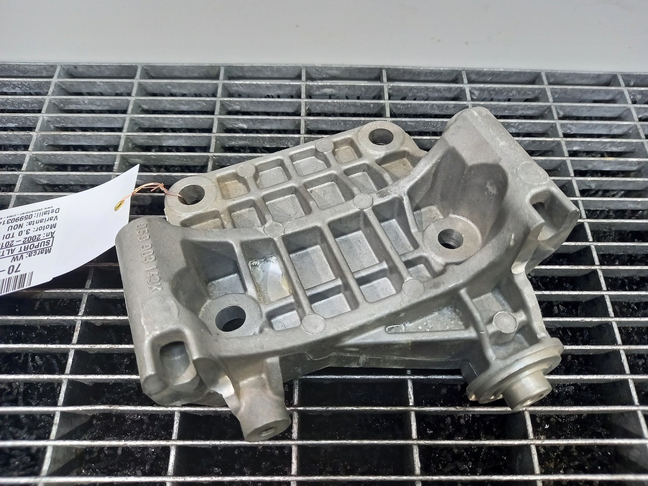 SUPORT ALTERNATOR VW TOUAREG 3.0 TDI - (