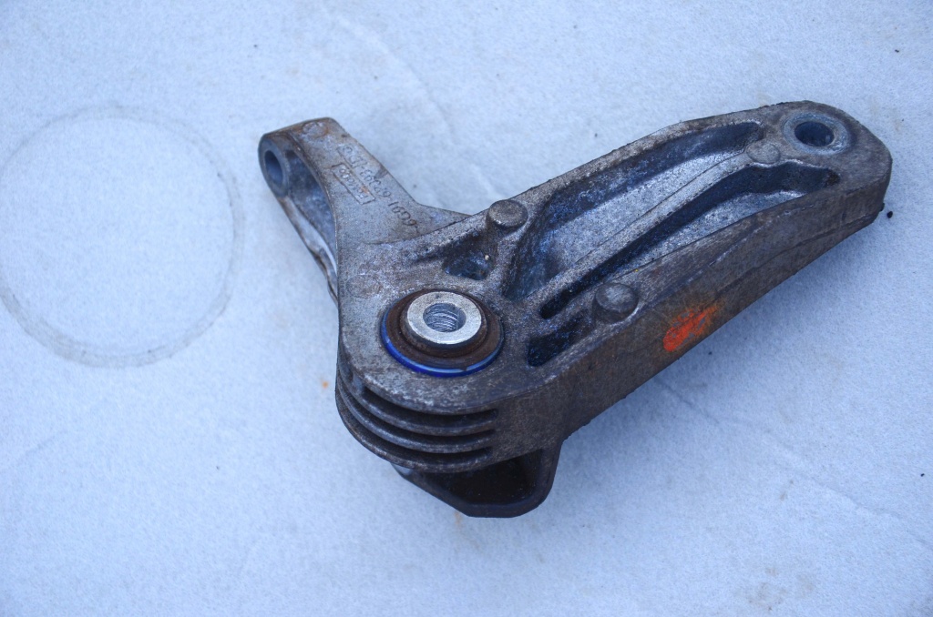 SUPORT ALUMINIU CUTIE BALANS MONDEO MK4 2.0 TDCI 140CP 2008