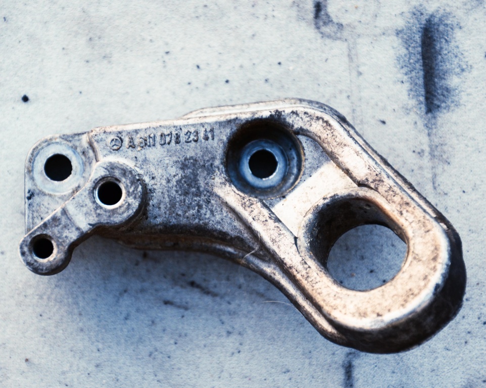 SUPORT ALUMINIU SUSPENDARE MOTOR ML270 CDI W163
