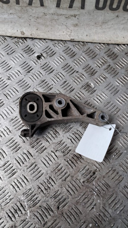 Suport antibalans Opel Astra H 1.4 16V Z14XEP an 2007 cod 13117089 / 13143386