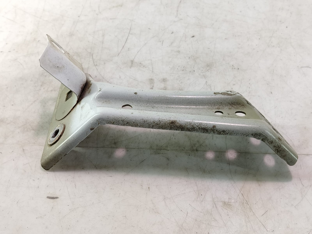 Suport aripa 3g0821142 Volkswagen VW Passat B8 [2014 - 2020] 2.0 tdi DFCA