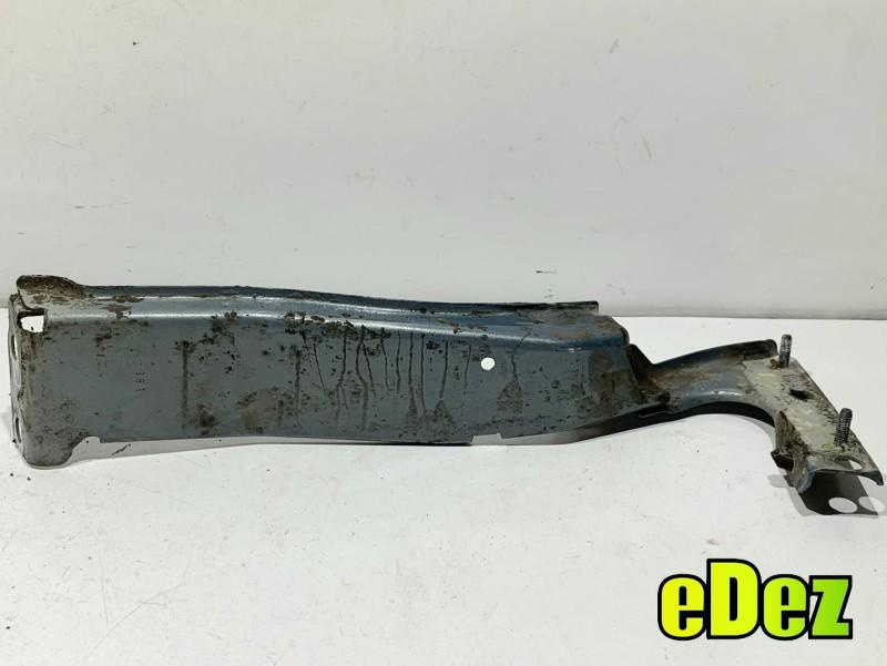Suport aripa dreapta fata Audi A5 (2007-2011) [8T3] 8T0821136A