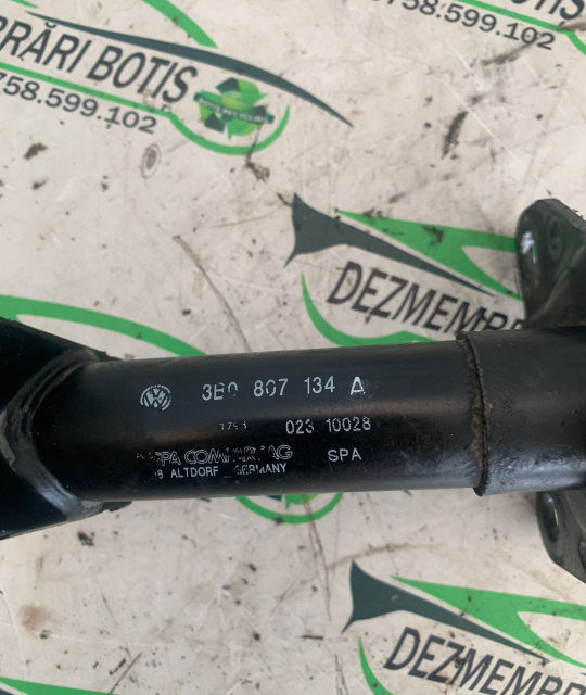 Suport armatura bara fata Dreapta Volkswagen VW Passat B5 [1996 - 2000] wagon 1.6 MT (101 hp)
