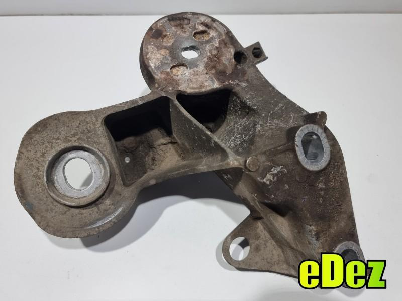 Suport bara stabilizatoare dreapta Audi A6 facelift (2008-2011) [4f, C6] 2.0 tdi CAHA 4F0199352N