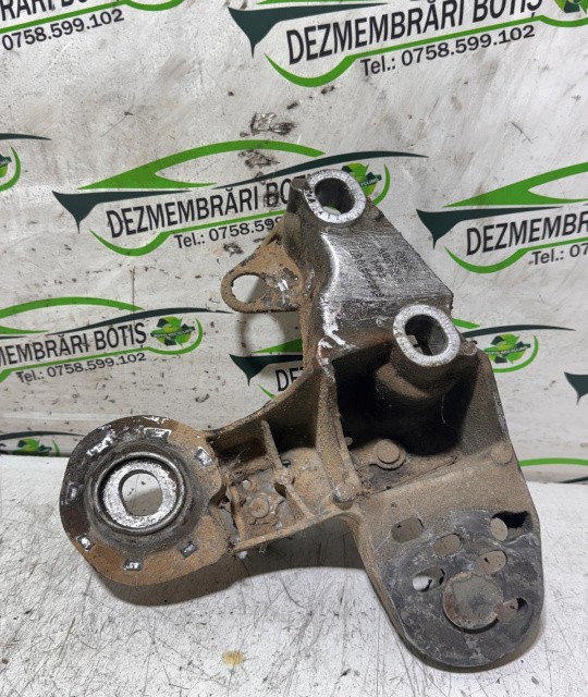 Suport bara stabilizatoare stanga 4B0199351B 4B0199351B 4B0199351B Volkswagen VW Passat B5.5 [facelift] [2000 - 2005] wagon 1.9 TDI MT (101 hp)