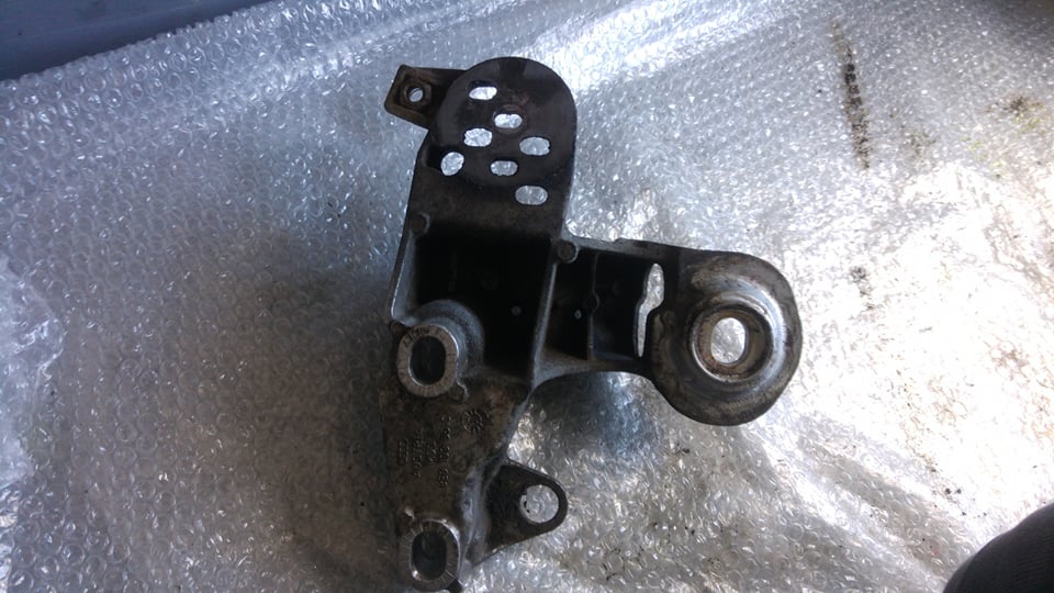 Suport bara stabiliztoare audi a4 b6 1.9 tdi 8e0199351c