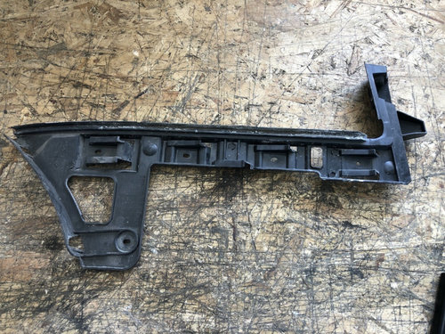Suport bara stanga spate VW Passat B6 TDI 170 GTSPORT R-LINE combi 2010 (3C9807393)