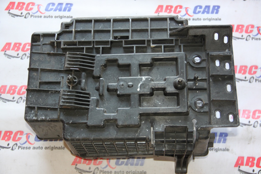 Suport baterie Citroen C2 1.4 Benzina model 2005