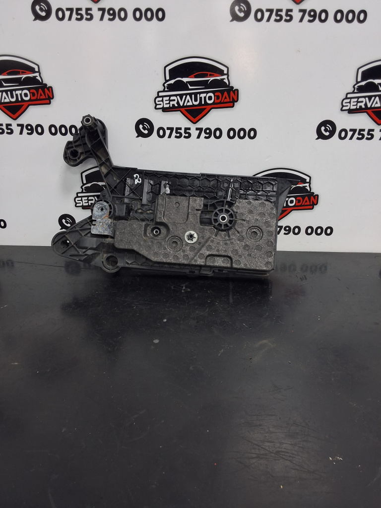 Suport baterie Volkswagen Passat B8 (2014-2019) 2.0 Motorina 2016, 5Q0915321J
