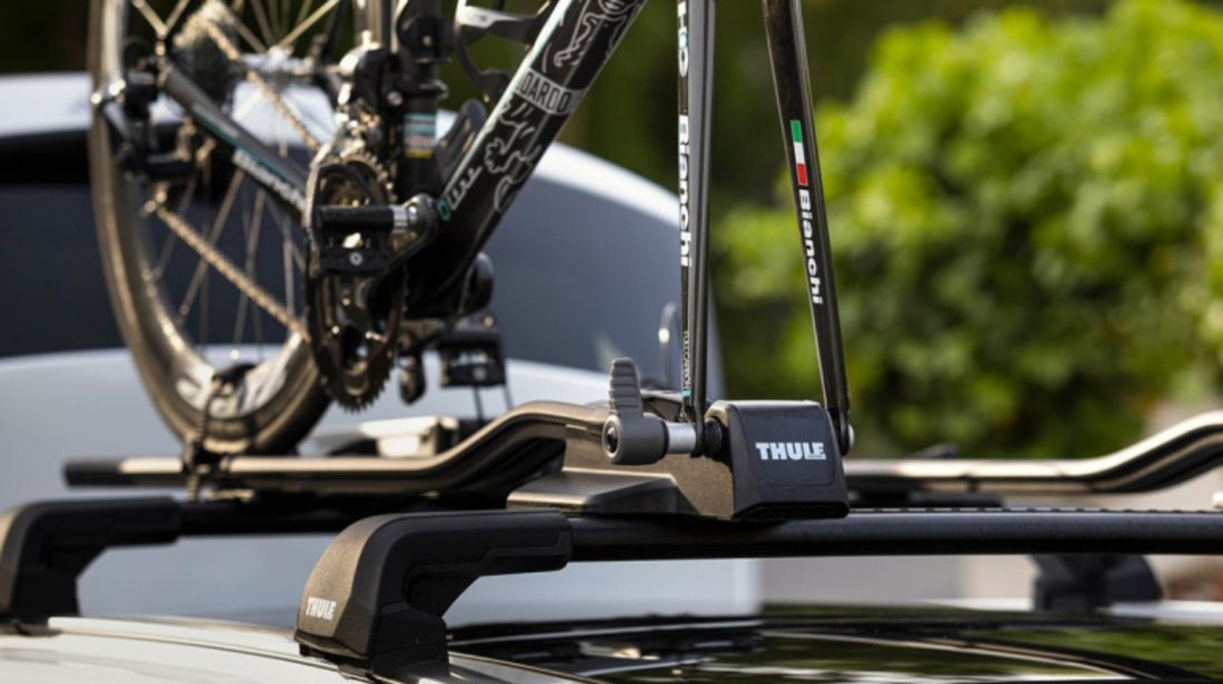 Suport biciclete cu prindere pe bare transversale Thule FastRide 564001 Negru